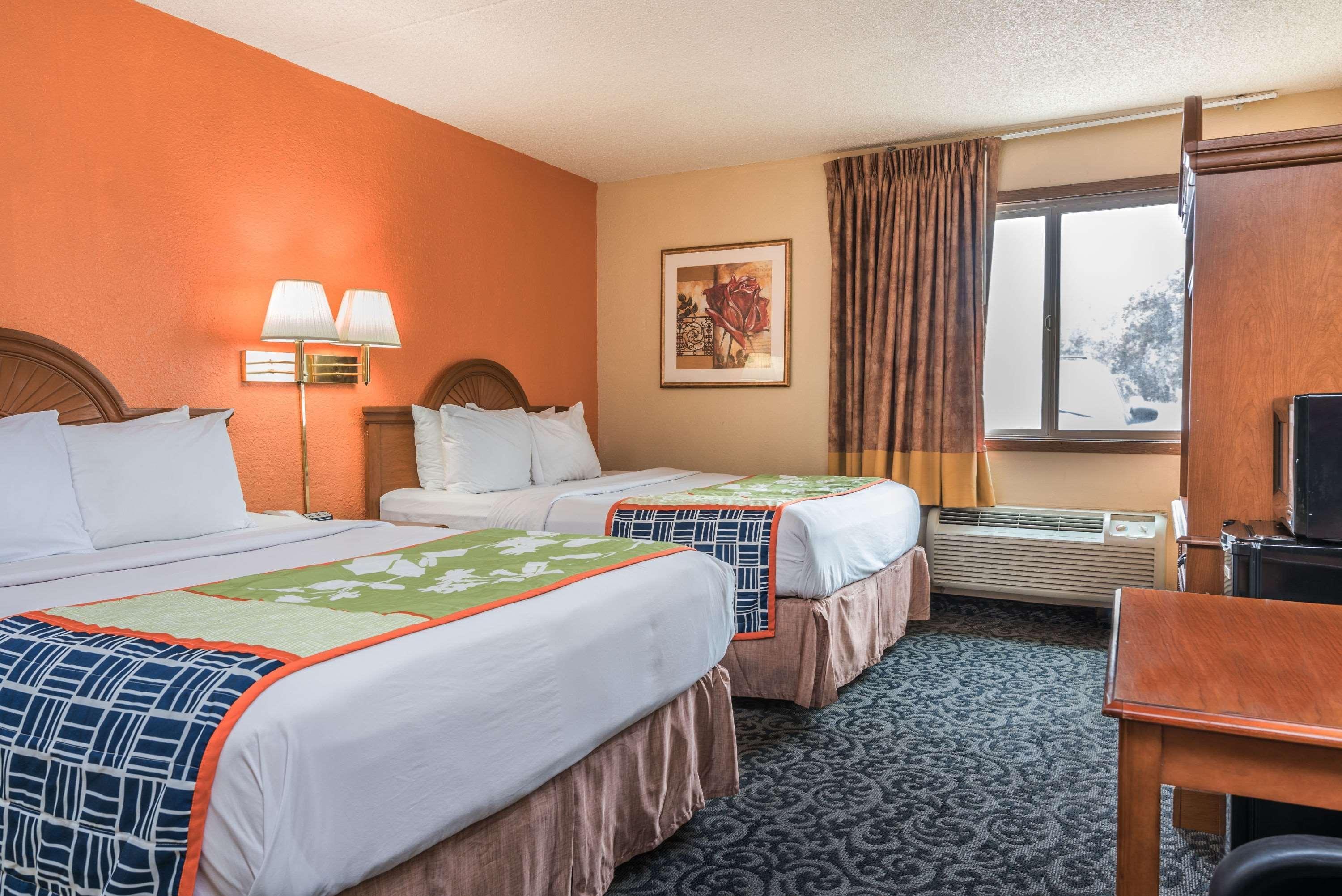 Howard Johnson By Wyndham Billings Bagian luar foto