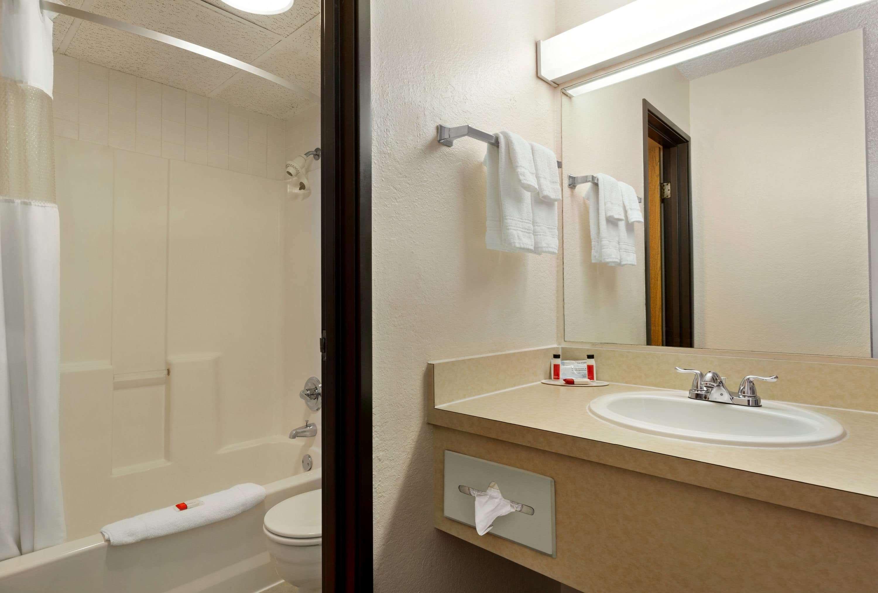 Howard Johnson By Wyndham Billings Bagian luar foto