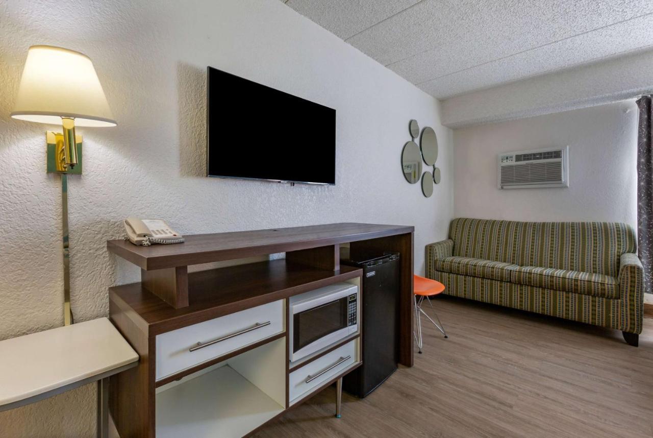 Howard Johnson By Wyndham Billings Bagian luar foto
