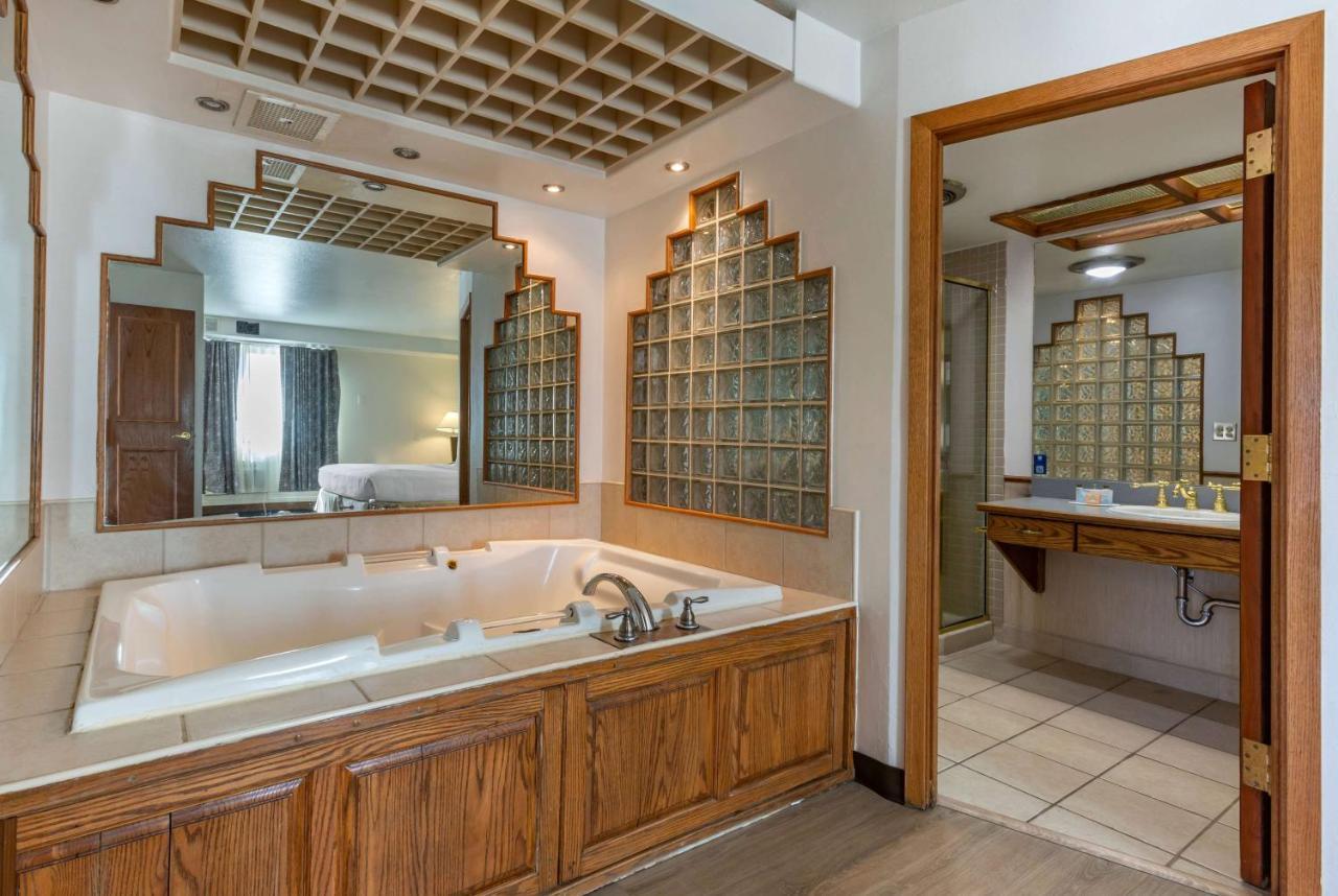 Howard Johnson By Wyndham Billings Bagian luar foto