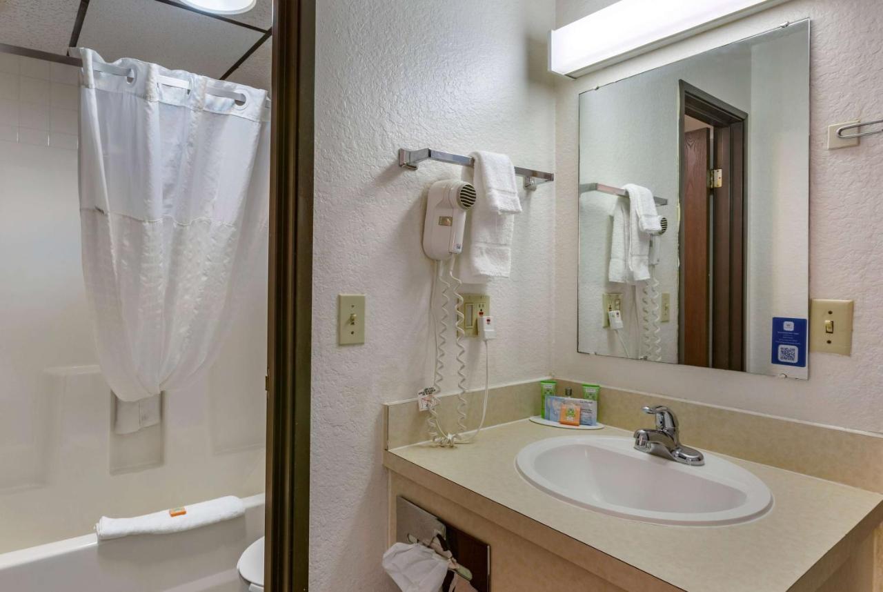 Howard Johnson By Wyndham Billings Bagian luar foto