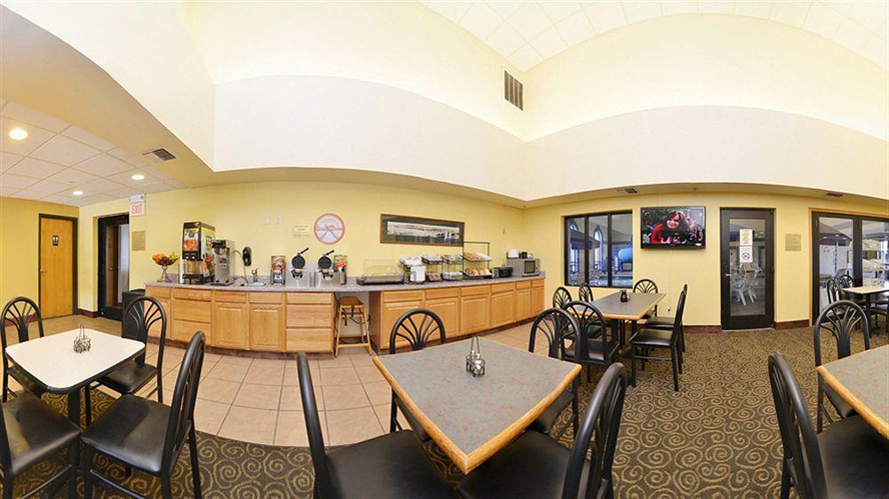 Howard Johnson By Wyndham Billings Bagian luar foto