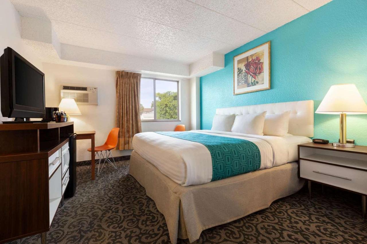 Howard Johnson By Wyndham Billings Bagian luar foto